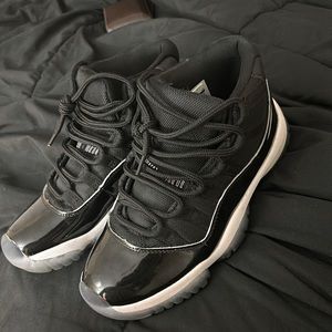 Good condition size 8